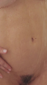 Mamă sexy țâțoasă țâțoasă Cory Chase are parte de un futai dur cu nepotul vitreg după duș fierbinte