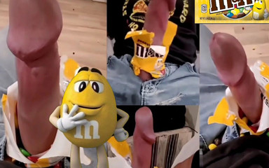 Biggyshots: Eine tasche mit großem schwanz und M&m's