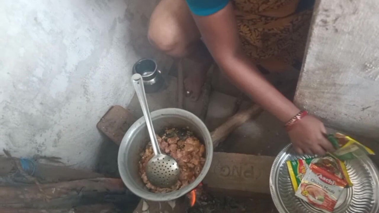 Priyanka314: Muito quente sexo indiano cozinha tia