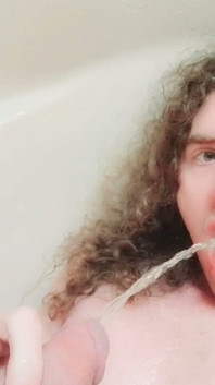 Shemale Piss in Own Mouth
