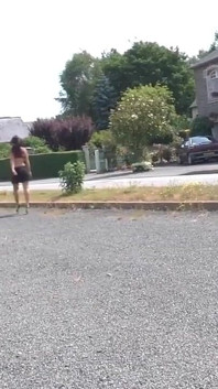 Yaramaz ev hanımı sikilmek istiyor sonunda üçlü grup sekste analiz ediliyor