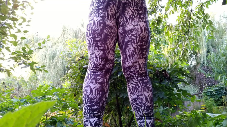 Elena: My golden nectar for you outdoors in yoga pants.