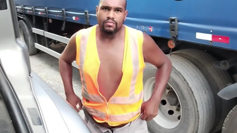 TheBlacKHunterr: Sebelum memuat truk