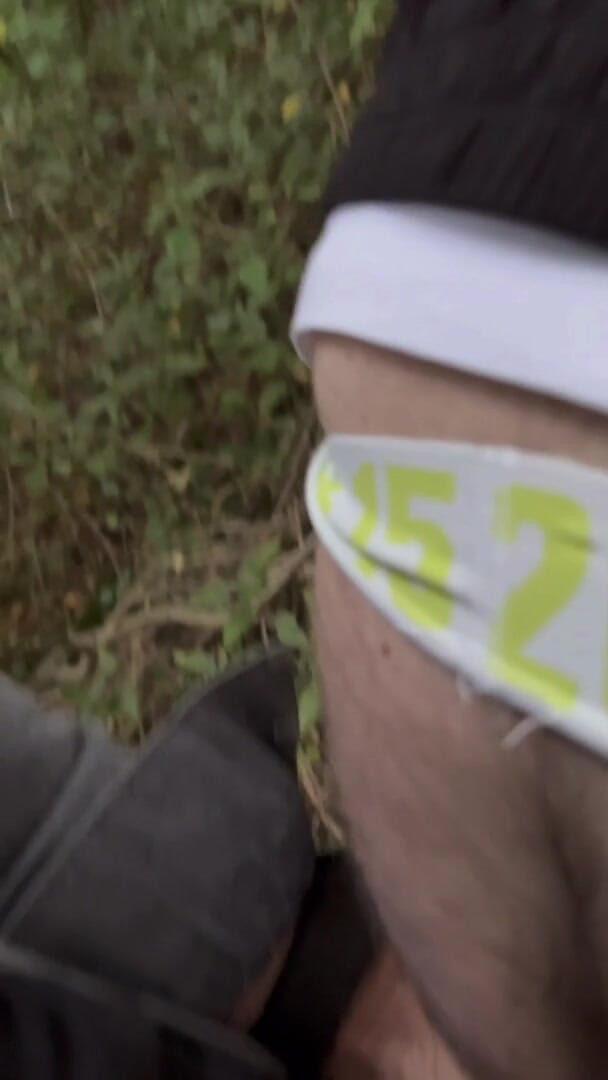 Hot dick in your ass: Одружений хлопець у парку