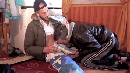 Sneaker Sex Kinky: Amateur sex tape with Picwik and a sneaker boy