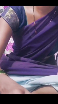 Marathi Bhabhi švagrová lízala zmrzlinu.on Dick
