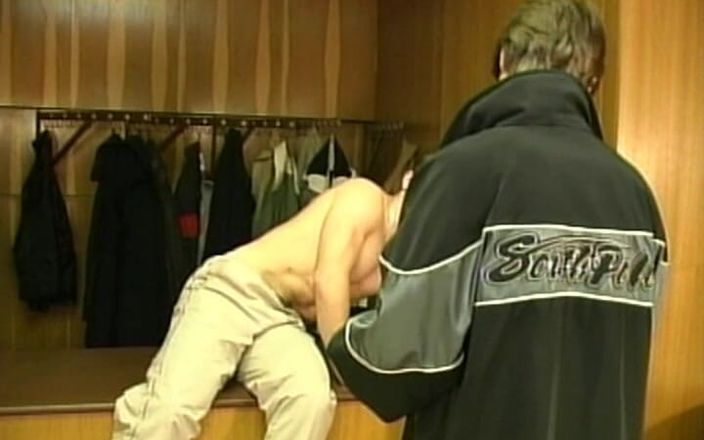Gay 90's Vintage Porn: लड़के पर तीव्र आदमी पीसना #2