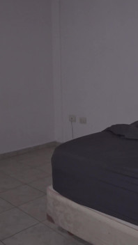 Colega De Quarto Implora Para Eu Ficar a Noite - Então Eu a Peguei Duro até Ela Engolir Minha Carga