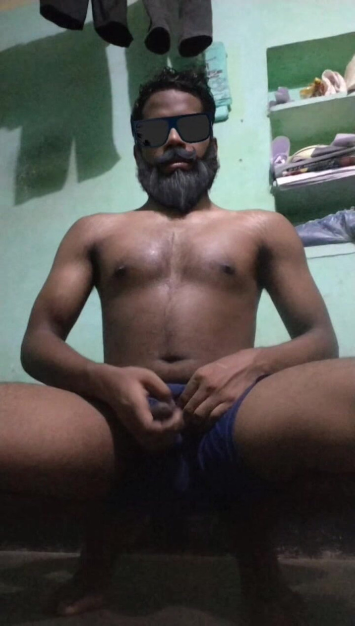 Desi Tits: Desi Man ครั้งแรก