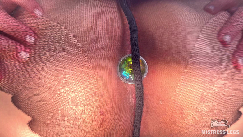 Mistress Legs: I'm Sitting on Your Face with My Big Ass in...