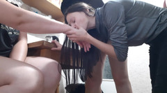 Lesbian-illusion: Tři přítelkyně si hrají hru se sprostými řeči a ukazuje - lesbická...