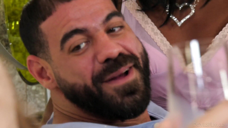 Devils TGirls: Jessy bells đoàn tụ với bạn thân đại học Daizy Cooper và...