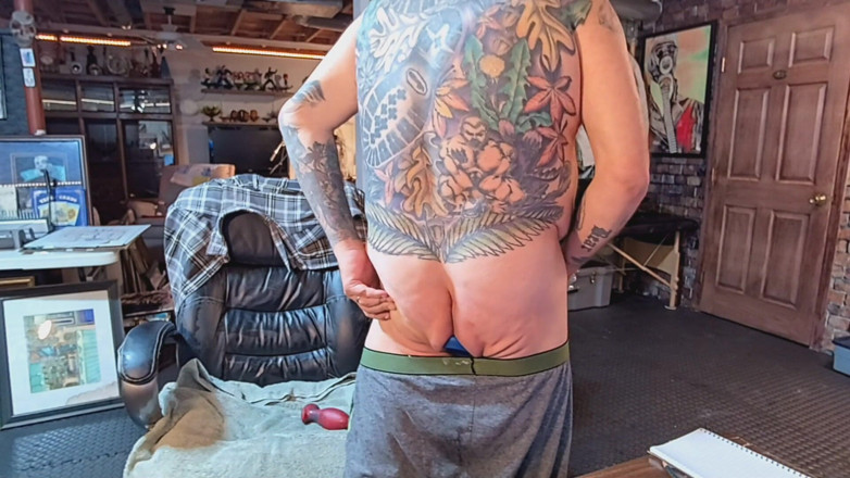 City hog: Bent over pumping