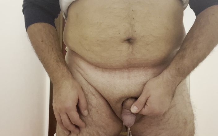 Diapers_MD: Une BBW pisse avec une petite bite