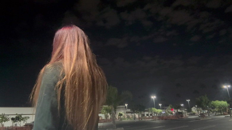 Artemisia Love: Cewek Italia rambut panjang merokok di luar larut malam sama...