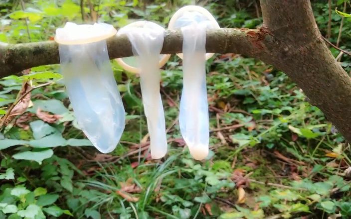 Idmir Sugary: Sperma schlucken von drei benutzten kondomen im freien