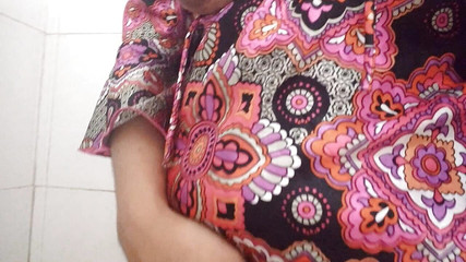 Thumbnail of A Whore!! Maximum Excitement of This Stepdaughter Who Masturbates in the Stepfather's Bathroom Well in All the Excitement