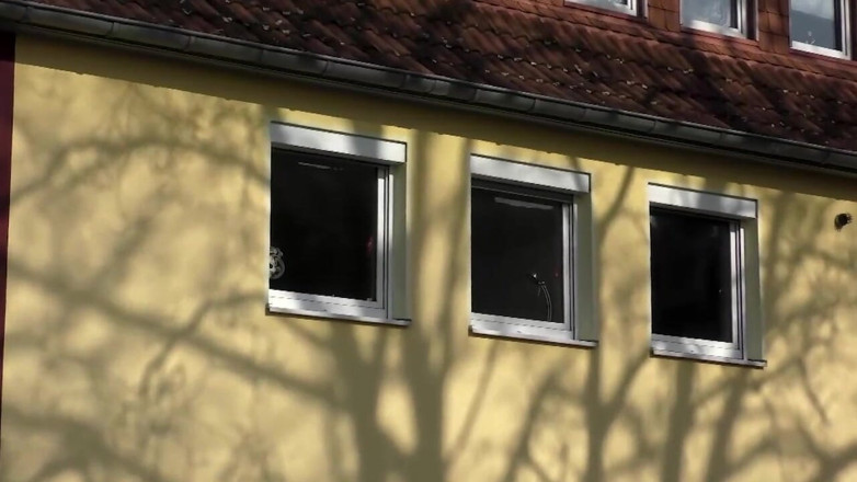 Deutschland porn: Real german couple fucking at home!!