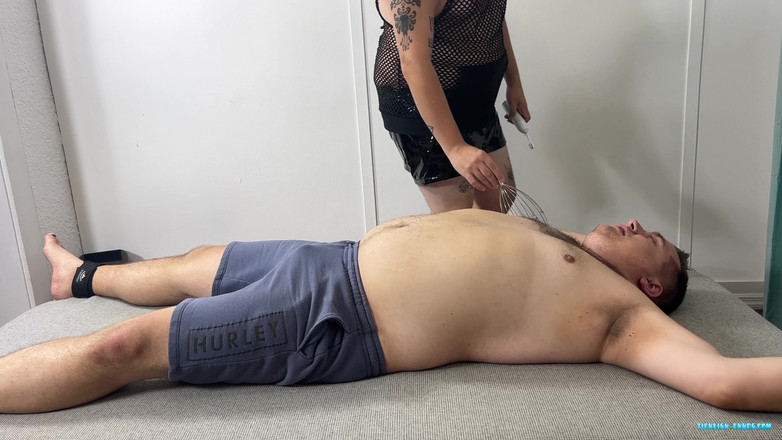 Ticklish Chubs: Prințul Zed se răzbună!