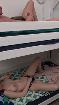 어젯밤에 배다른 여동생이 섹스를 하고 있었기 때문에 나는 그녀를 체크 아웃했다. 그녀는 애널 섹스를 하고 싶었어.