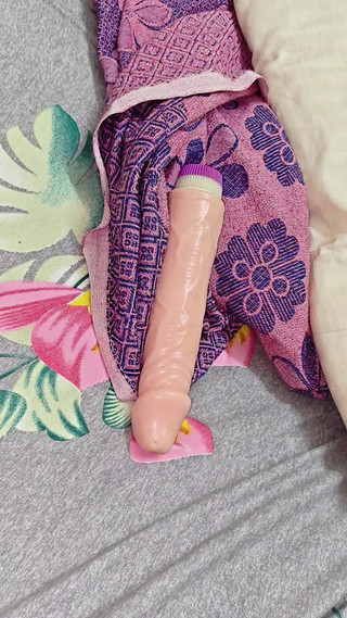 Thesana: 딜도를 가지고 2020년 7월 22일