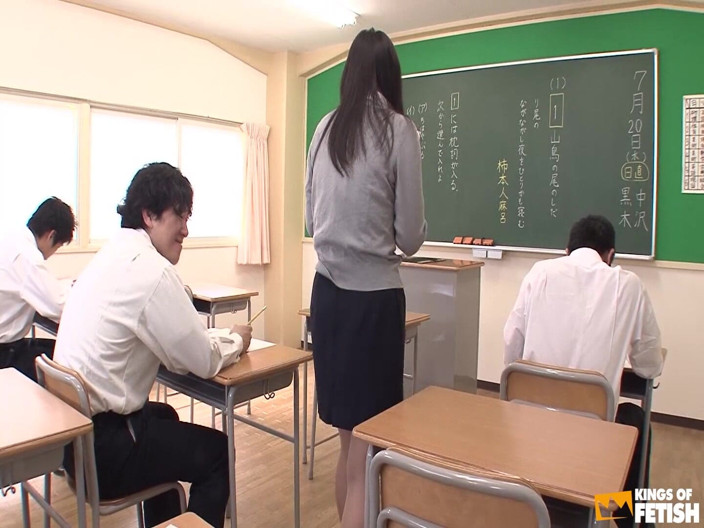 Pure Japanese adult video ( JAV): 학생 앞에서 자위하고 시오후키하는 일본 교사