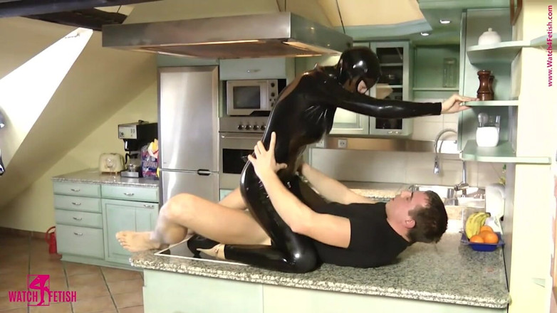 Fem Latex: tang leteks poshaak men chudaee
