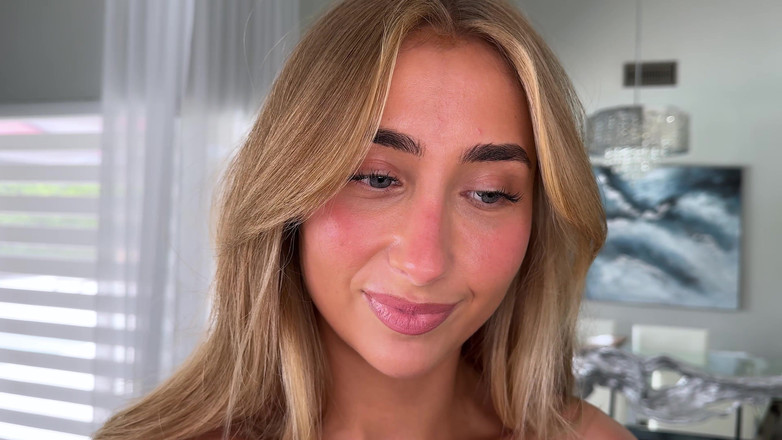 J-Mac: Lily Phillips je zpět pro více velkého čůráka Jmac