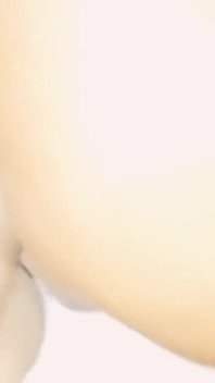 Geiles mädchen mit dickem hintern ging zum riesigen 9-zoll-schwanz des freundes nach hause zum ficken