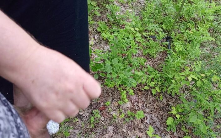 Zona901: Sogra chupa meu pau em um parque e engole porra...