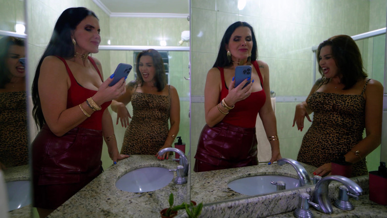 Sun7: Selepas Parti: MILF Luiza Ambiel Fucks Seorang Rakan Sementara Pasangannya...