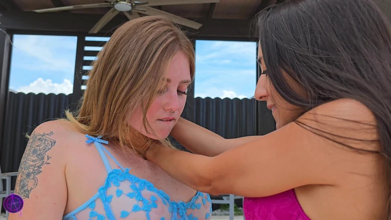 Nicky Rebel: Gaping by the Pool 