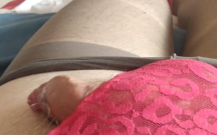 Cindy Belfast: 穿着紧身裤和粉色高跟鞋的华丽娘娘腔高潮