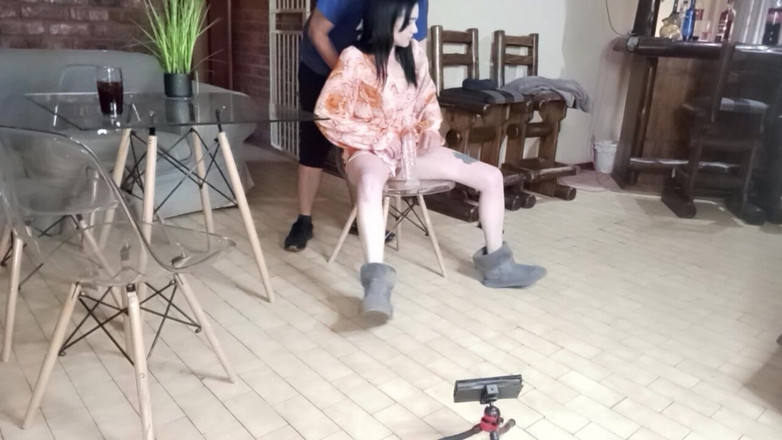 Bigjoefuckalott: Ngentot cewek nakal rambut cokelat di pesta rumah teman