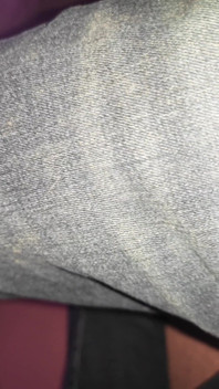 Дрочит член в Levis 501 джинсы