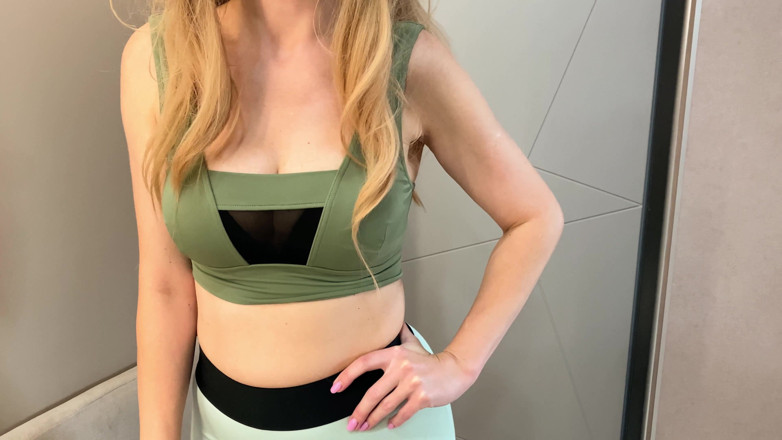 ArinaMills: 继母不得不操继子，这样他就不会告诉她的秘密 - 俄罗斯素人谈话