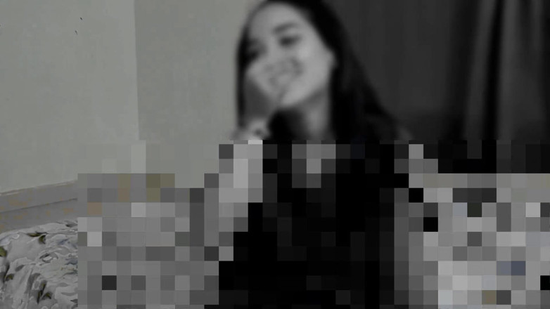 Madhumita: Sexe avec son demi-frère Alwayes essaye de baiser sa demi-sœur...