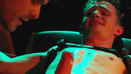 Bondage Bros: Onthutst