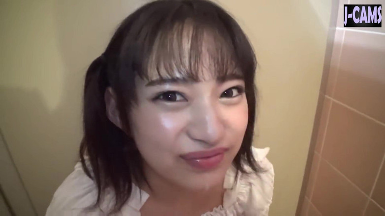 J-Cams: チャーミング・ビューティー。いたずらっぽい笑顔の遊び心のあるデート パート5