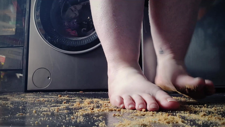 Mxtress Valleycat: Giantess Stompilation