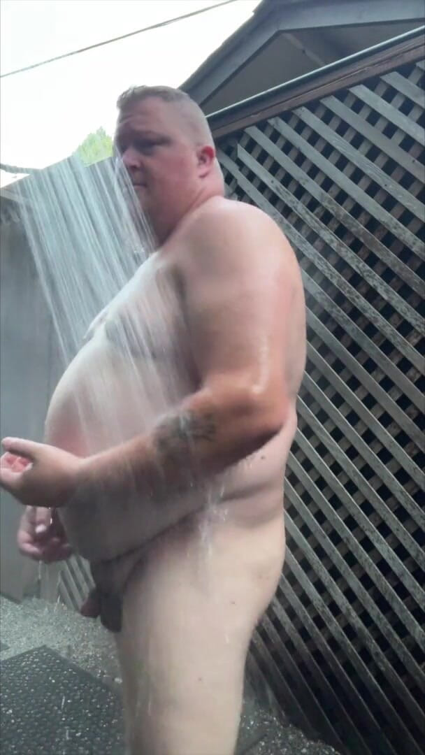 WestCub86: Ragazzo paffuto quasi sorpreso a giocare con il suo cazzo...