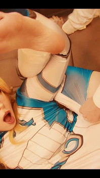 Sue Storm betrapte Reed terwijl hij naar expliciete foto's van Emma Frost - Moliyredwolf keek