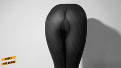 Kinky N the Brain: Bagnando i miei collant trasparenti scuri