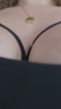 A Giantess' Date