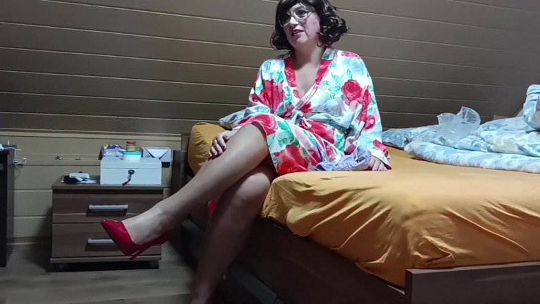 Mike Vonberg: The Stepmother Found the White Spots on Her Underwear.