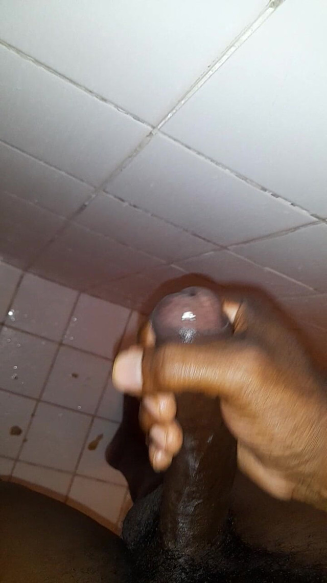 Jerking off S4 E10..... (Black guy)