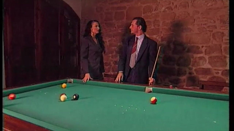 Inhonorof porn: Baise anale au billard pendant que l’ami regarde et se...