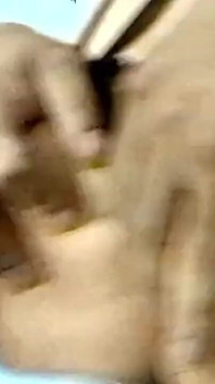 MILF blonde seksi Kyla Keys memberikan kepala selamba yang hebat