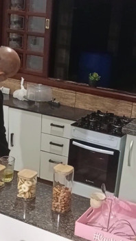 Sex anal cu soție sexy infidelă în cămara barului