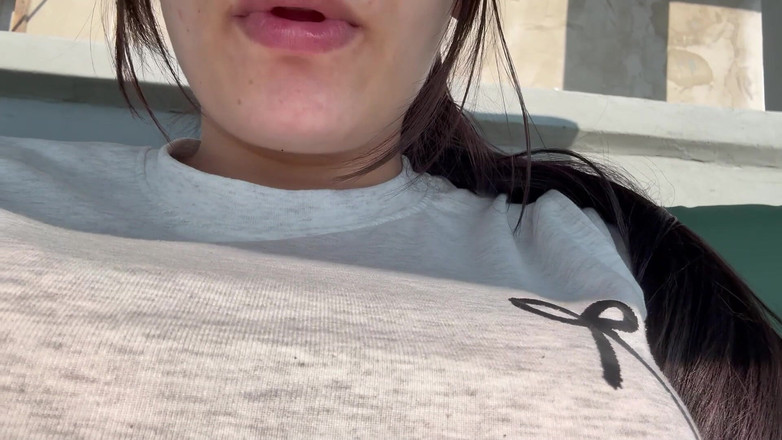 AmayaMori: Obryně dívka najde malého muže ve svém pytli se žetony a...